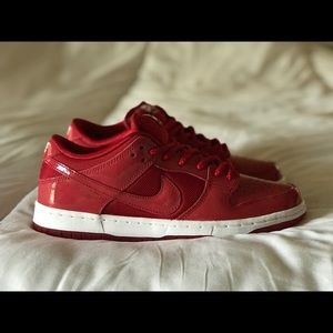 Nike Dunk SB Low men’s size 8 varsity red